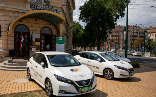 Elektromos autókat adtak át Szegeden